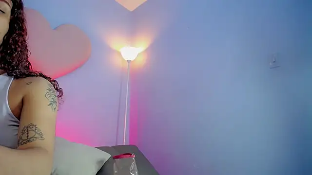 Dulcineaa  online show from November 29, 3:54 am