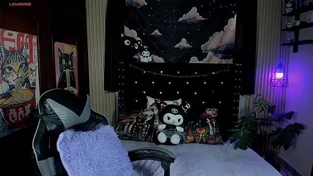 ravencollen online show from April 2, 7:55 pm