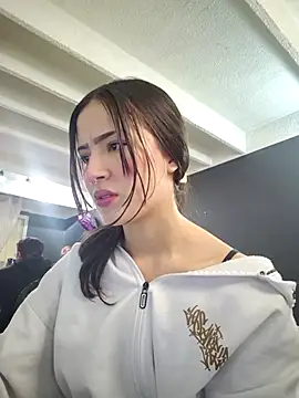 Celeste Moretti online show from November 19, 1:44 pm