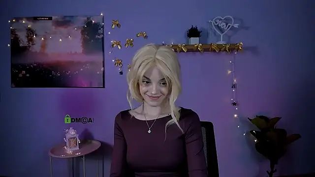 mia starrr  online show from December 22, 8:01 pm