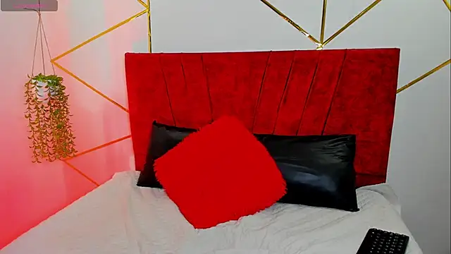 Paris Evans  online show from December 2, 12:07 pm