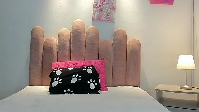 DanfneTorres online show from December 1, 11:25 am