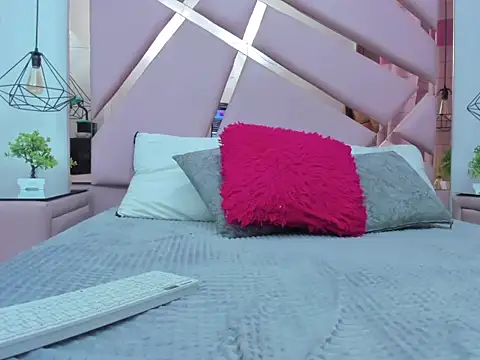 IvonJanice online show from November 22, 1:14 pm