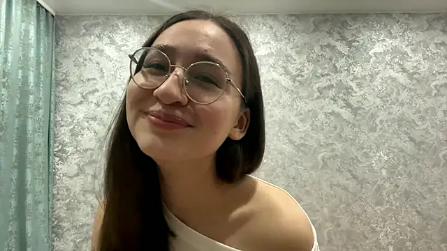 SofiYong online show from November 17, 1:12 pm