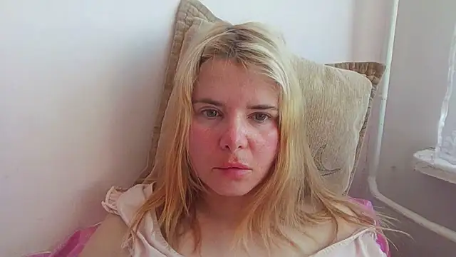 HornyElena online show from April 17, 10:17 am