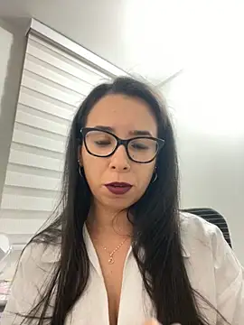 Vicky ro online show from November 6, 12:05 am