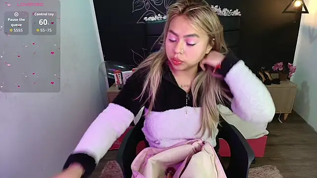 AriannaFox  online show from November 9, 12:12 pm