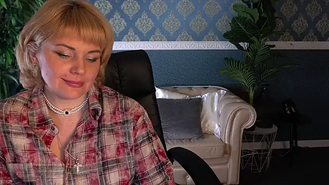 AmaraNights online show from April 3, 7:01 pm