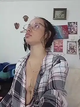 kiaralenon online show from November 28, 2:47 am