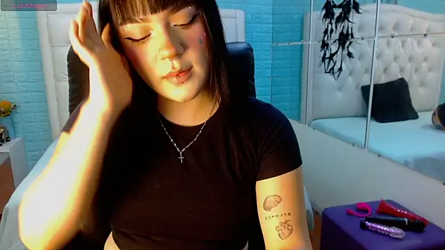 pixie kat online show from November 27, 8:34 pm