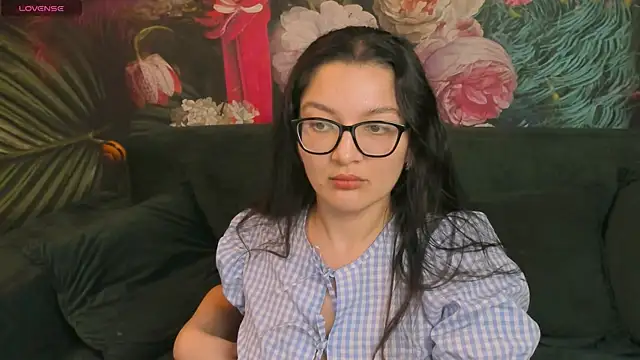 ZarifaEastWonder online show from November 22, 3:26 pm