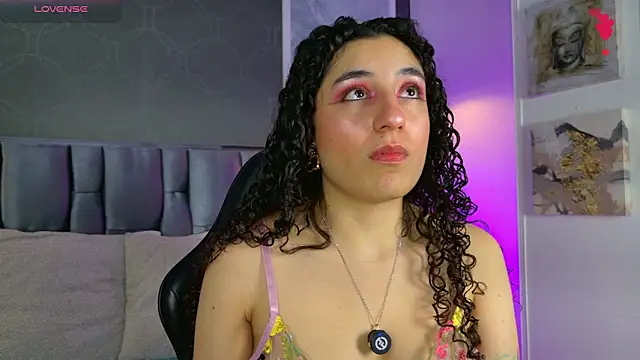 DemiJones  online show from February 28, 5:40 am