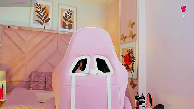 DemiJones  online show from February 26, 4:55 am