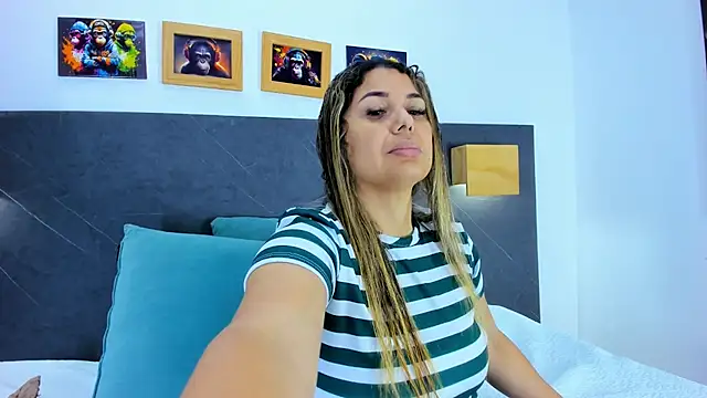 Andhrea Vale online show from February 20, 12:39 pm