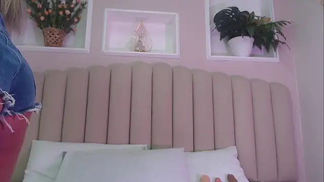 aleskaswarovski online show from January 14, 4:12 pm