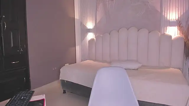 Nicky  21 online show from November 28, 7:28 pm