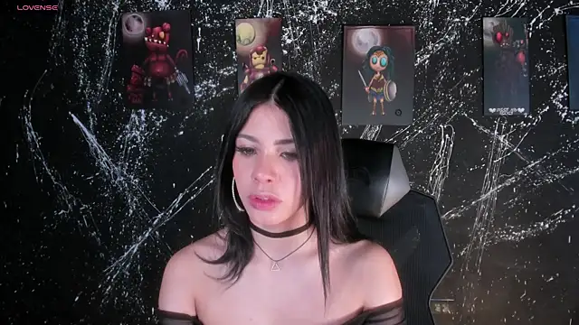 ZarinaWynne online show from December 22, 1:36 pm