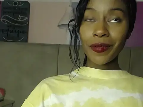 Aliis Love online show from December 14, 1:33 am