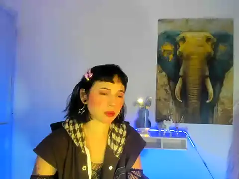 Hollysquirtx online show from November 7, 1:17 pm