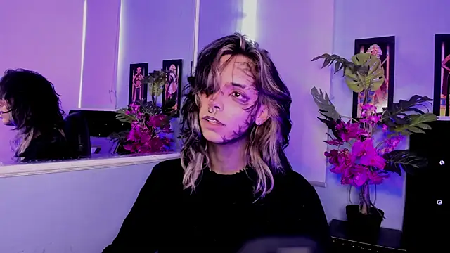 luxiel  online show from December 2, 8:00 pm