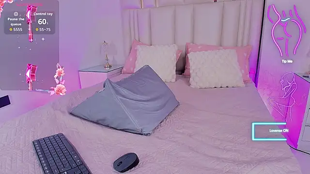 alanarose18 online show from March 21, 7:19 pm