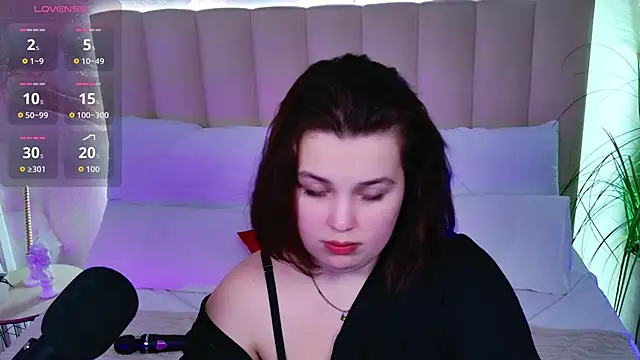 Rebecca  Moon online show from November 25, 4:14 am