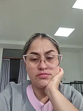 Laurenwc online show from November 15, 8:43 pm