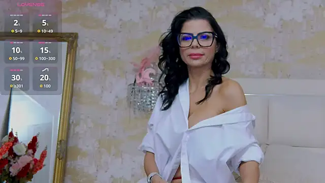 NicoleSmyth online show from November 28, 10:24 pm