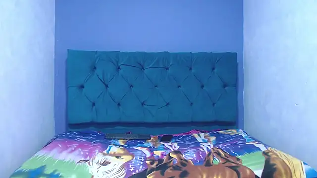 avictoriacruzcm online show from November 27, 3:53 am