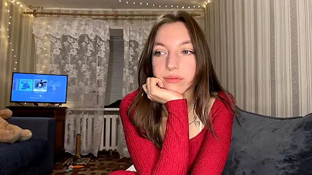 CarliBatas online show from November 25, 7:15 pm