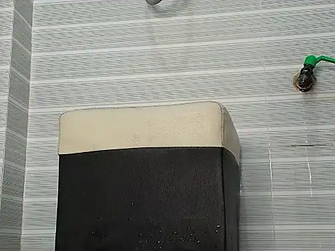 Tiny-122 online show from April 23, 3:03 am