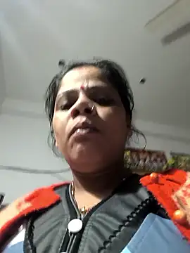 Hot suini online show from February 19, 11:25 pm