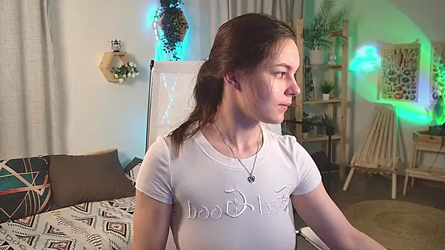 FrancescaCavaliere online show from April 10, 6:30 am