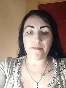 ArianaXFresh online show from November 24, 8:05 am