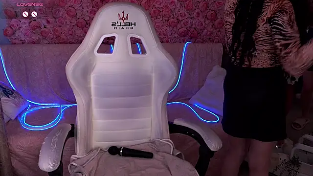 CarolinaaFoxyyy online show from April 13, 5:31 am