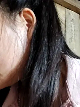 yelow-bee online show from December 21, 11:47 am