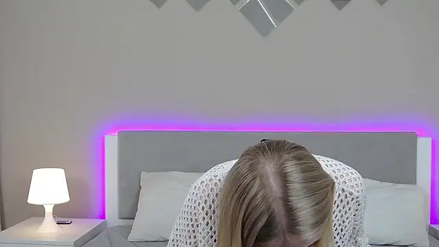 RachaelCute online show from March 6, 12:00 pm