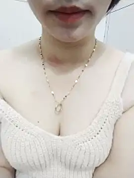 Swan-white123 online show from February 23, 1:17 am