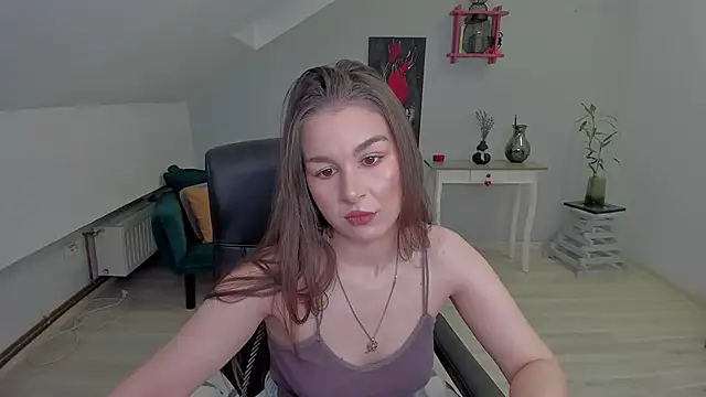 LouannaHart online show from February 3, 5:27 am