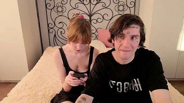 Snapshot of Danny_loves_Mary chatting on November 29, 3:43 am Danny loves Mary online show from November 29, 3:43 am