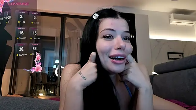 SweetColes online show from November 23, 8:32 pm