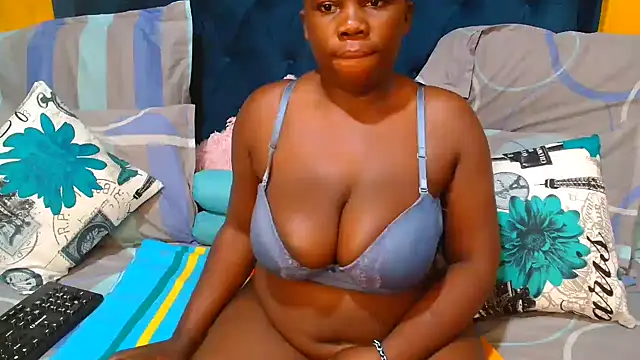 DarkCherryx online show from April 21, 7:10 pm