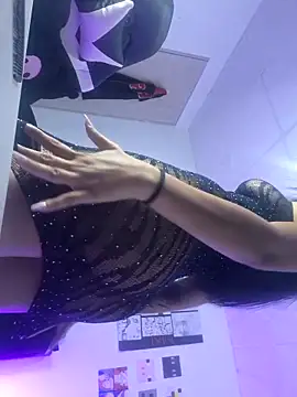 lilithDraven  online show from April 7, 3:19 am