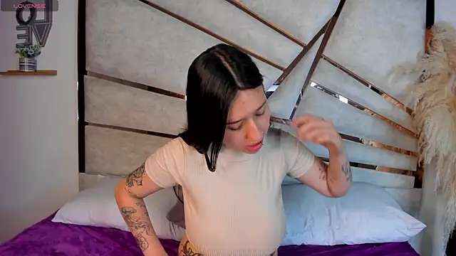 venusmorgan  online show from November 28, 1:58 pm