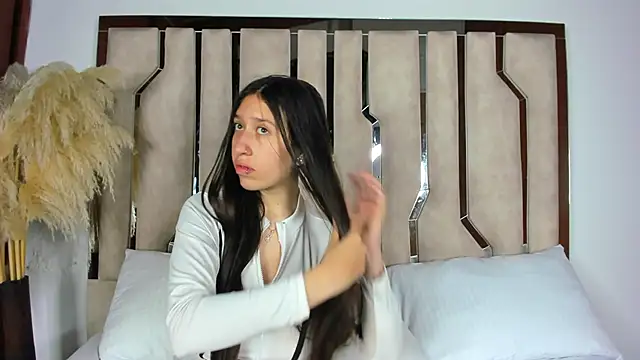 venusmorgan  online show from November 15, 12:39 pm