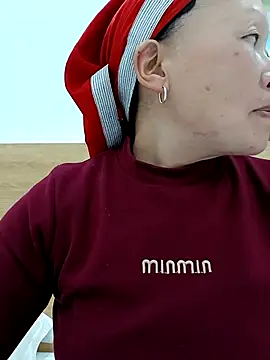 girl-hot2x online show from January 15, 1:06 pm