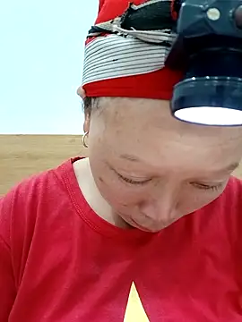 girl-hot2x online show from January 12, 1:05 pm