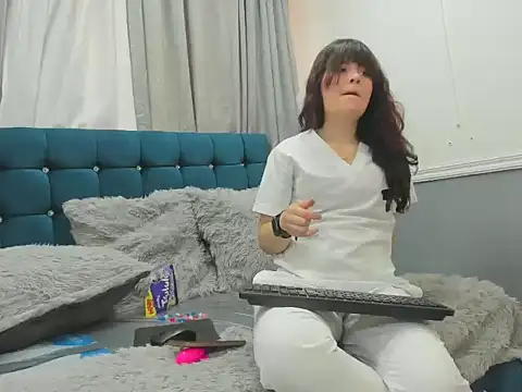 dulce gray online show from November 26, 2:40 pm