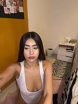 lauren clauz online show from April 5, 3:38 am