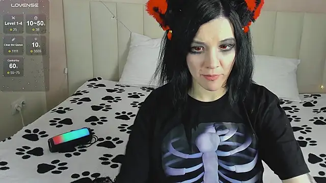 Lina Moony online show from February 5, 8:50 am